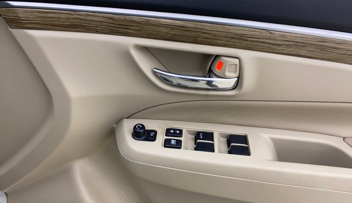 2022 Maruti Ciaz ALPHA  AT 1.5 SHVS PETROL, Petrol, Automatic, 95,494 km, Driver Side Door Panels Control