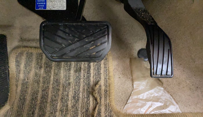 2022 Maruti Ciaz ALPHA  AT 1.5 SHVS PETROL, Petrol, Automatic, 95,494 km, Pedals