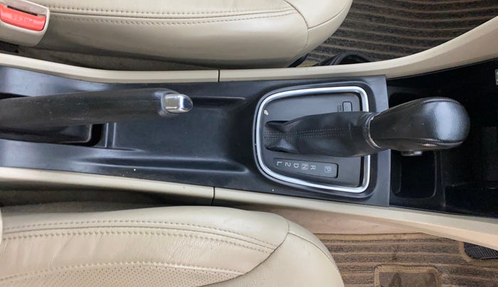 2022 Maruti Ciaz ALPHA  AT 1.5 SHVS PETROL, Petrol, Automatic, 95,494 km, Gear Lever