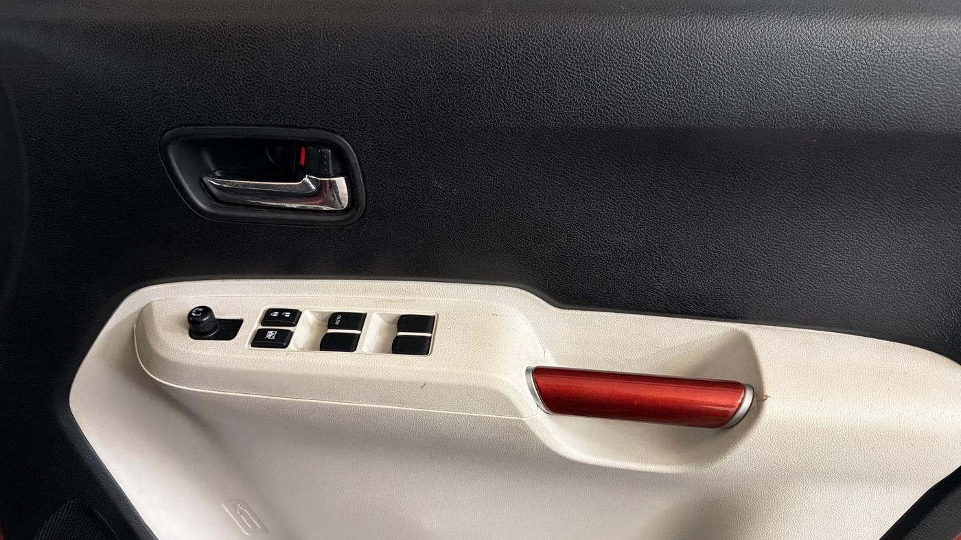 2018 Maruti IGNIS DELTA 1.2 AMT, CNG, Automatic, 62,315 km, Driver Side Door Panels Control