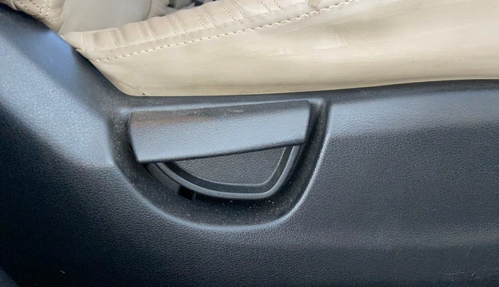 2019 Hyundai NEW SANTRO MAGNA, Petrol, Manual, 35,426 km, Driver Side Adjustment Panel