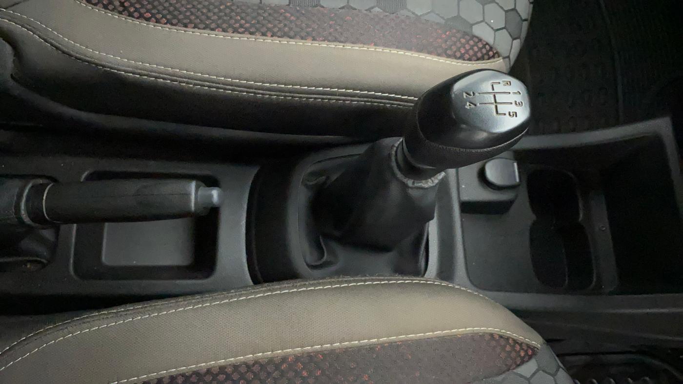 2018 Renault Kwid RXT 1.0, Petrol, Manual, 33,374 km, Gear Lever
