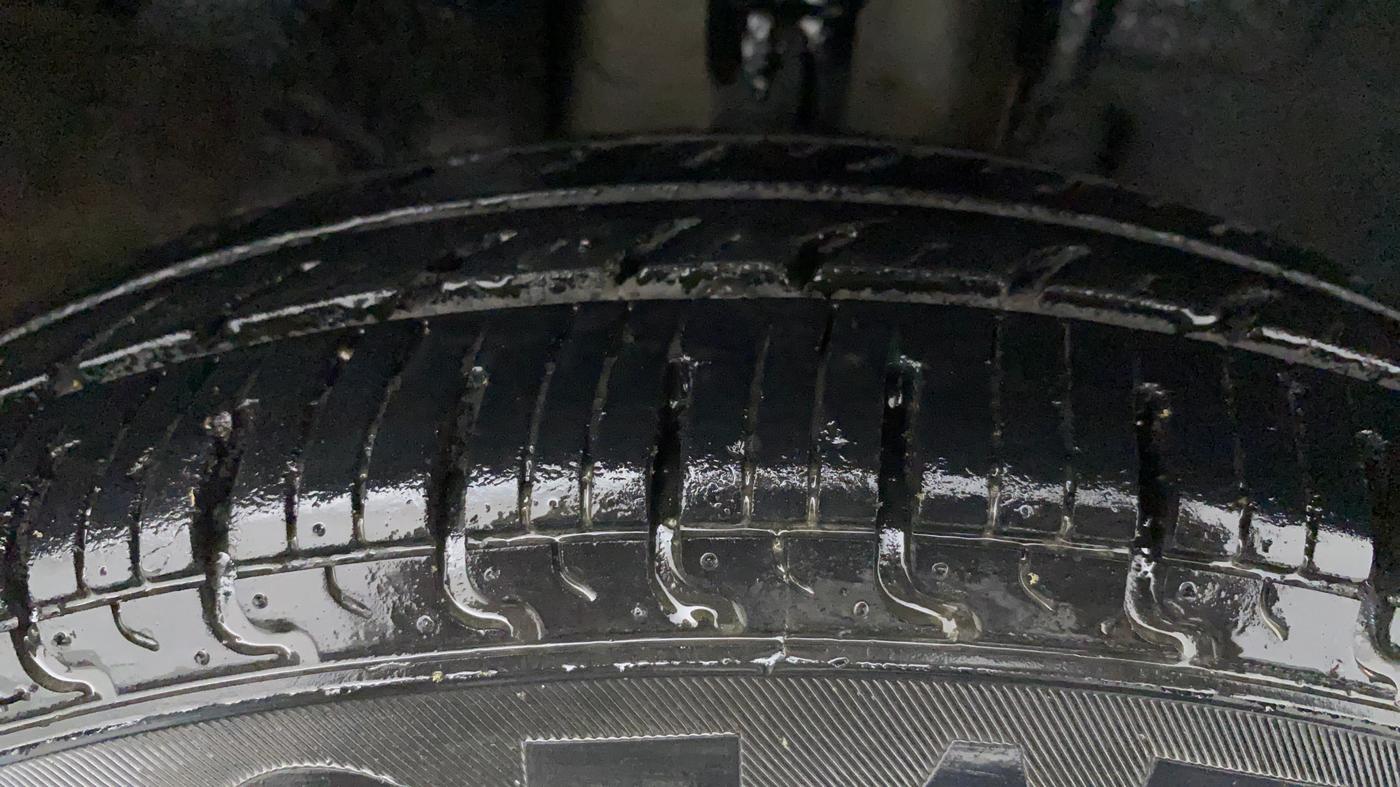 2018 Renault Kwid RXT 1.0, Petrol, Manual, 33,374 km, Right Front Tyre Tread