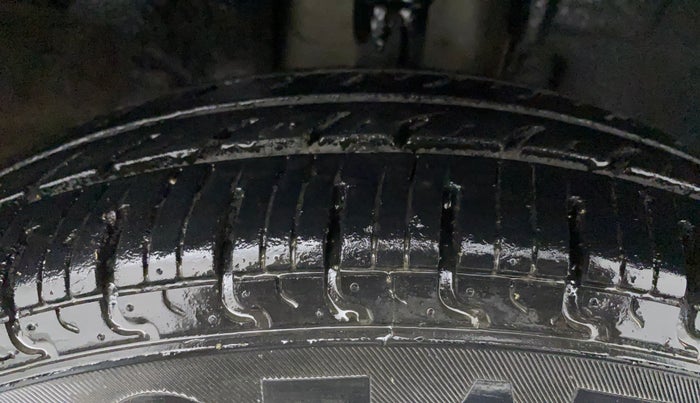 2018 Renault Kwid RXT 1.0, Petrol, Manual, 33,374 km, Right Front Tyre Tread