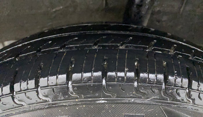 2018 Renault Kwid RXT 1.0, Petrol, Manual, 33,374 km, Left Rear Tyre Tread