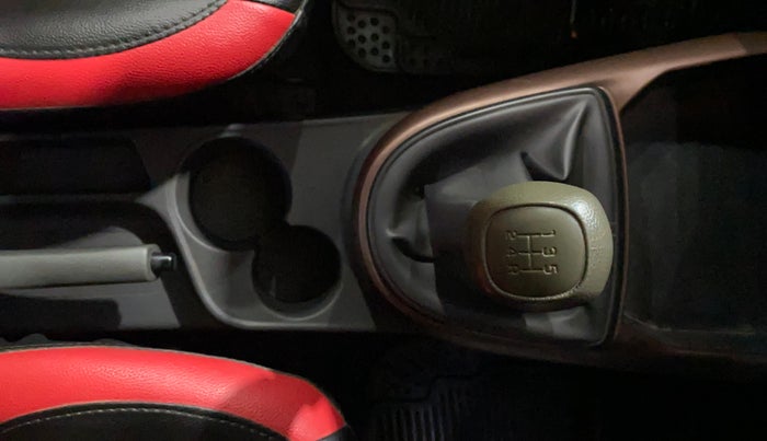 2022 Hyundai AURA S 1.2, CNG, Manual, 52,318 km, Gear Lever