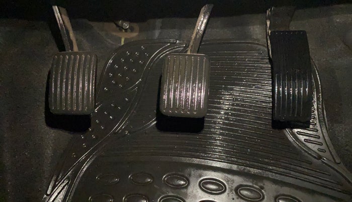 2022 Hyundai AURA S 1.2, CNG, Manual, 52,318 km, Pedals