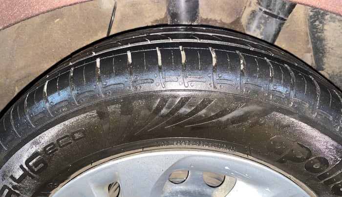 2022 Hyundai AURA S 1.2, CNG, Manual, 52,318 km, Left Rear Tyre Tread