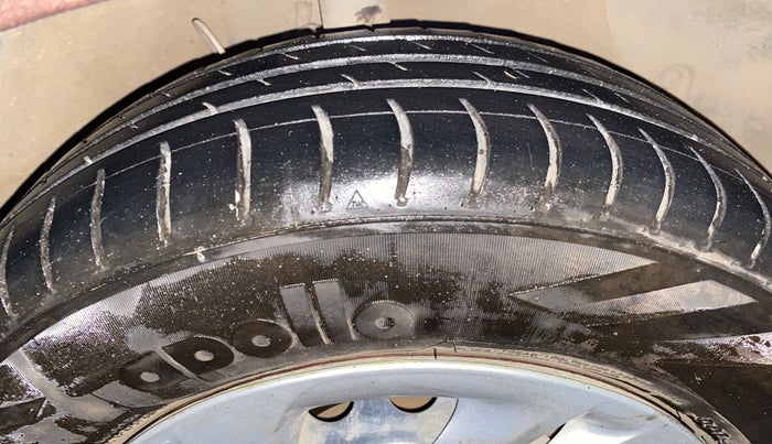 2022 Hyundai AURA S 1.2, CNG, Manual, 52,318 km, Right Front Tyre Tread