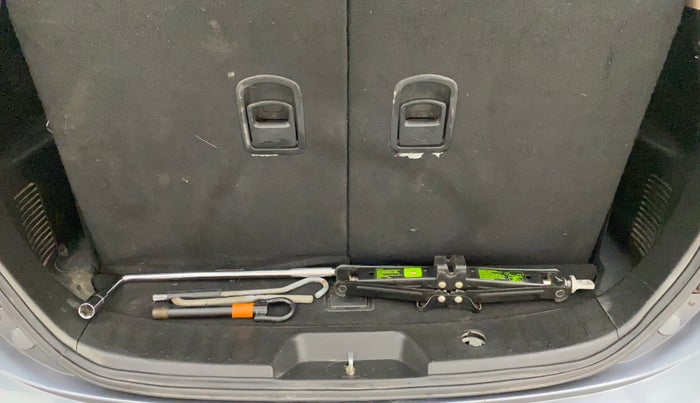 2015 Mahindra XUV500 W8, Diesel, Manual, 1,13,069 km, Boot Inside