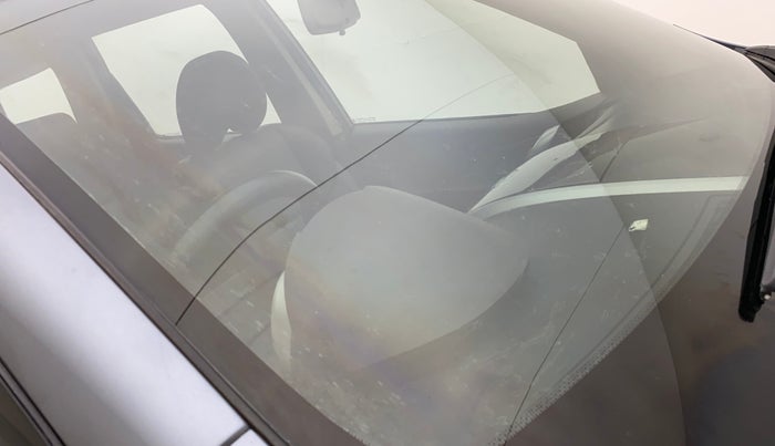 2015 Mahindra XUV500 W8, Diesel, Manual, 1,13,069 km, Front windshield - Minor - Windshield delamination
