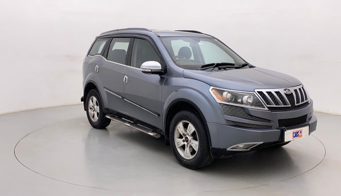 2015 Mahindra XUV500 W8, Diesel, Manual, 1,13,069 km, Right Front Diagonal