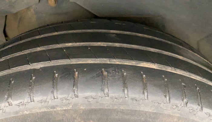 2015 Mahindra XUV500 W8, Diesel, Manual, 1,13,069 km, Right Rear Tyre Tread