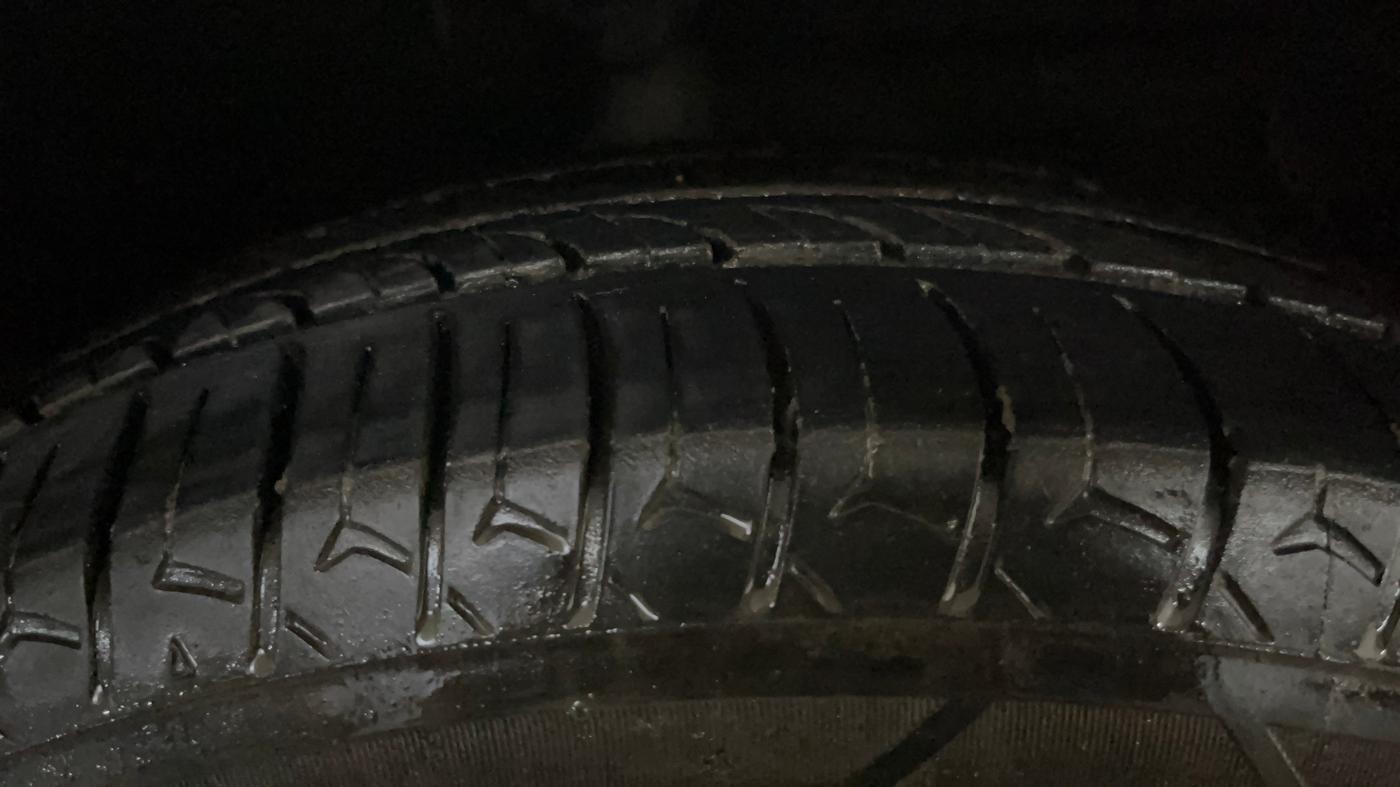 2019 Hyundai NEW SANTRO ERA, CNG, Manual, 60,095 km, Right Front Tyre Tread