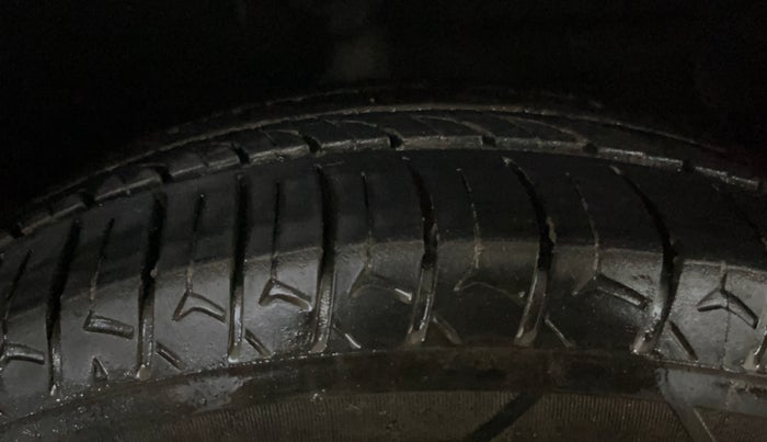 2019 Hyundai NEW SANTRO ERA, CNG, Manual, 60,023 km, Right Front Tyre Tread