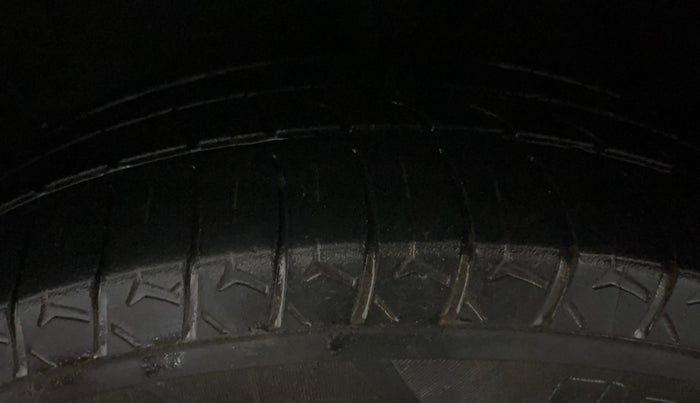 2019 Hyundai NEW SANTRO ERA, CNG, Manual, 60,023 km, Left Front Tyre Tread