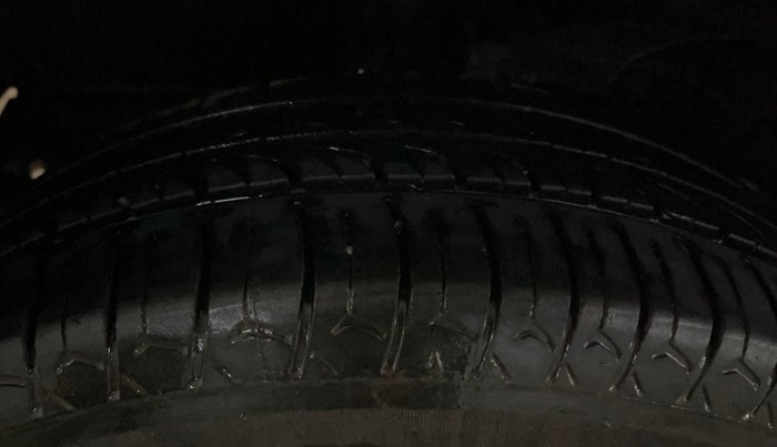 2019 Hyundai NEW SANTRO ERA, CNG, Manual, 60,023 km, Right Rear Tyre Tread