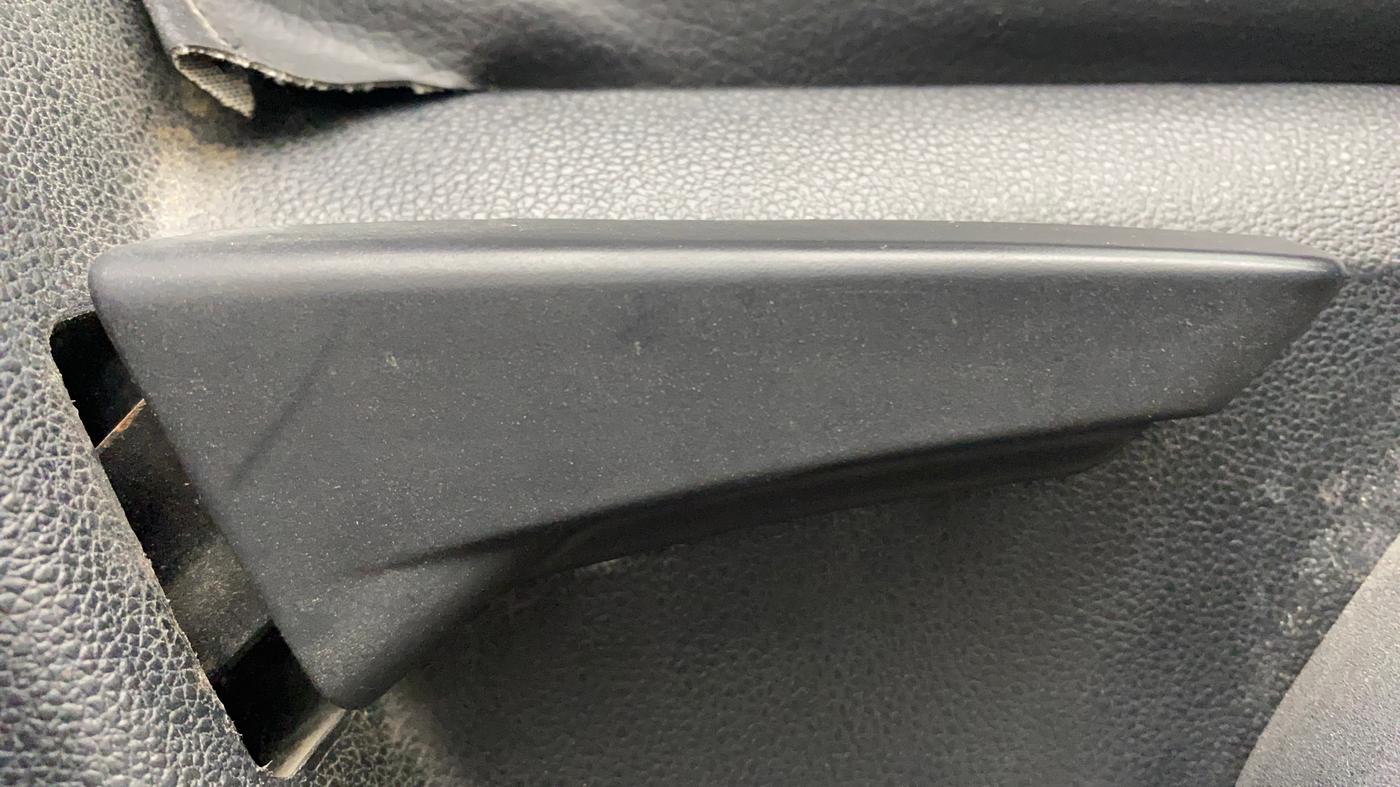 2018 Mahindra KUV 100 NXT K4+ P 6 STR, Petrol, Manual, 51,460 km, Driver Side Adjustment Panel