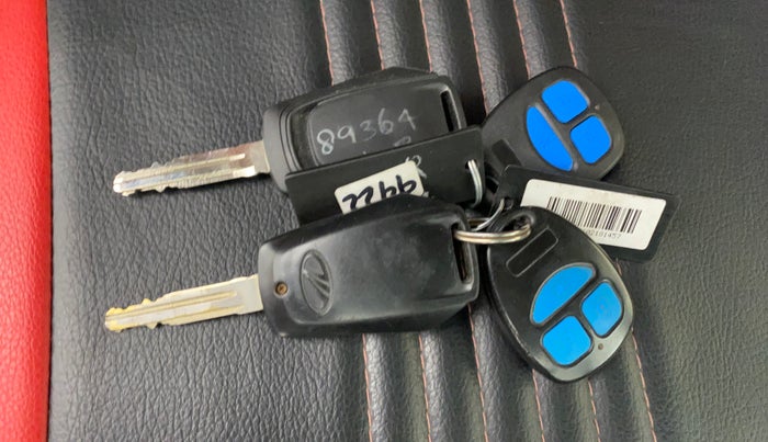 2018 Mahindra KUV 100 NXT K4+ P 6 STR, Petrol, Manual, 51,460 km, Key Close Up