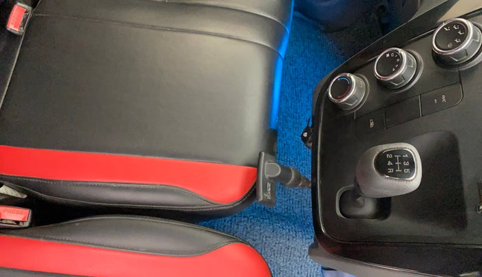 2018 Mahindra KUV 100 NXT K4+ P 6 STR, Petrol, Manual, 51,460 km, Gear Lever