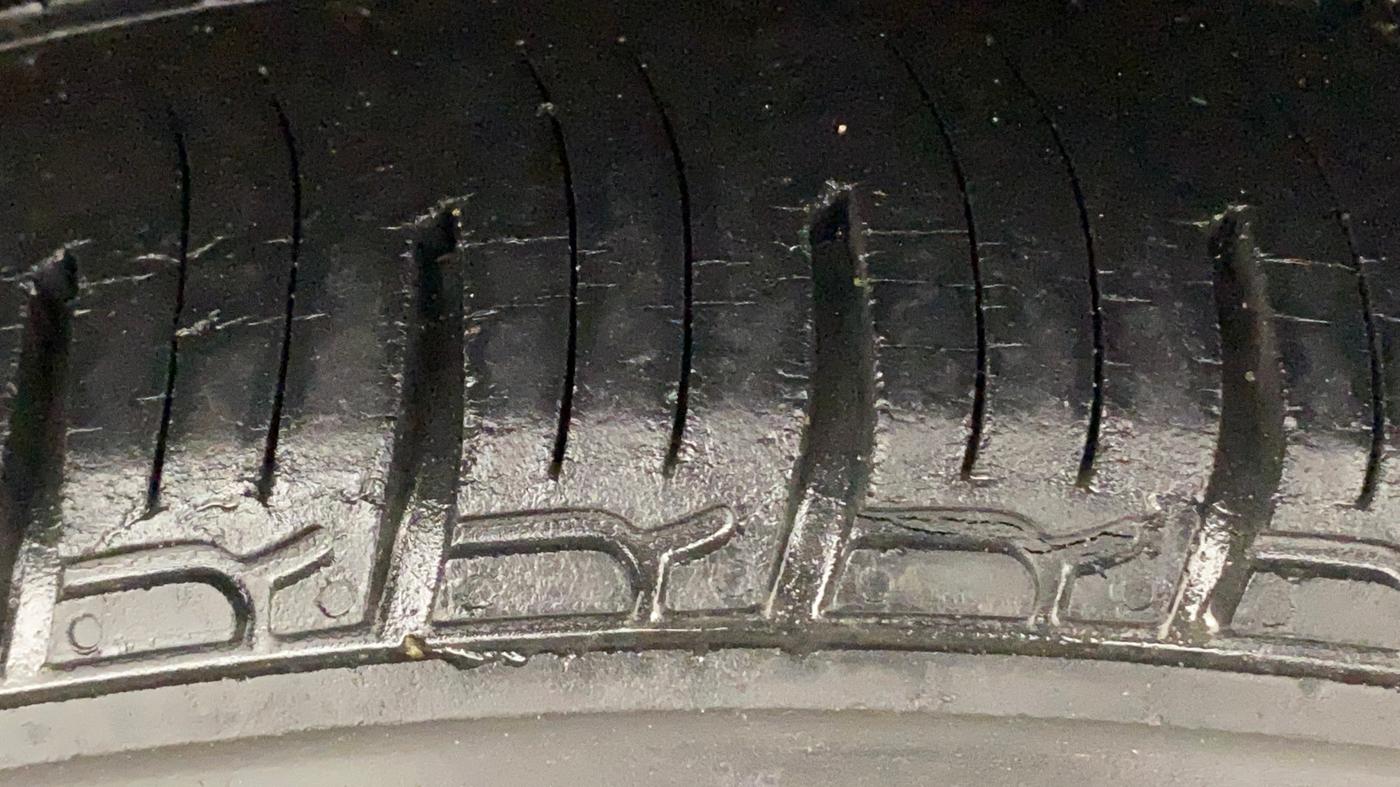 2018 Mahindra KUV 100 NXT K4+ P 6 STR, Petrol, Manual, 51,460 km, Left Rear Tyre Tread
