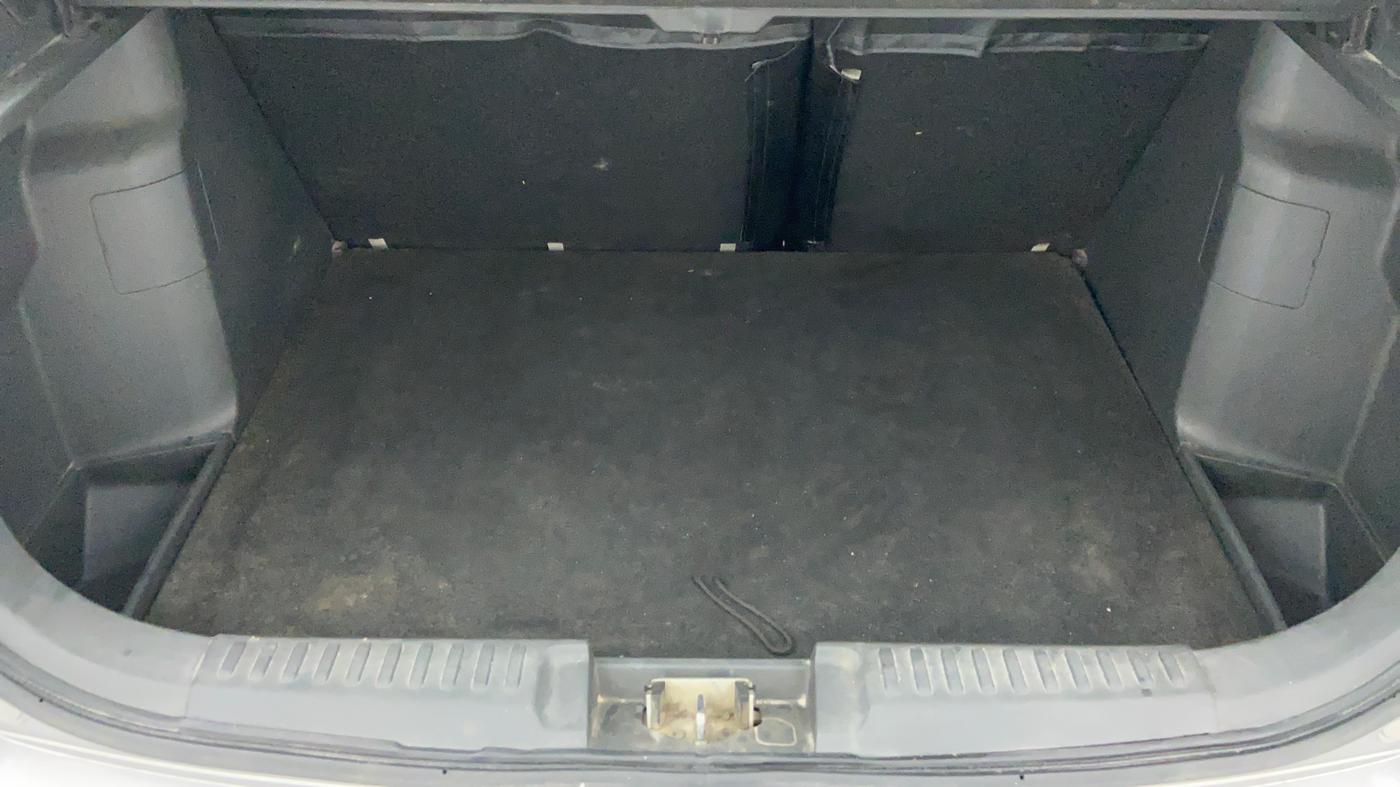 2016 Maruti Vitara Brezza ZDI, Diesel, Manual, 92,569 km, Boot Inside View