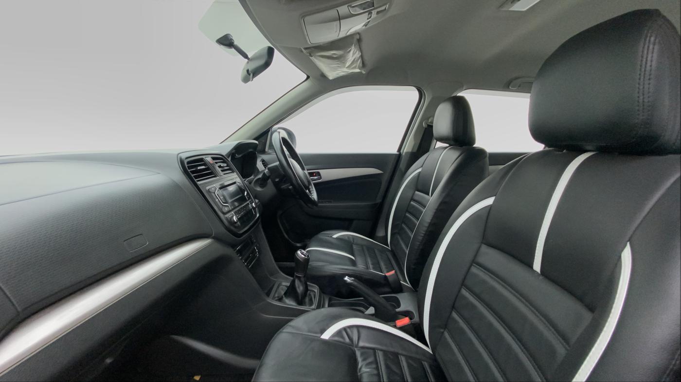 2016 Maruti Vitara Brezza ZDI, Diesel, Manual, 92,569 km, Right Side Front Door Cabin View