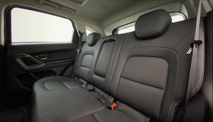 2021 Tata Harrier XZ+ DARK EDITION, Diesel, Manual, 27,011 km, Right Side Rear Door Cabin
