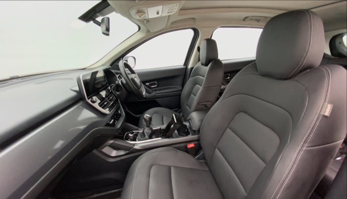 2021 Tata Harrier XZ+ DARK EDITION, Diesel, Manual, 27,011 km, Right Side Front Door Cabin