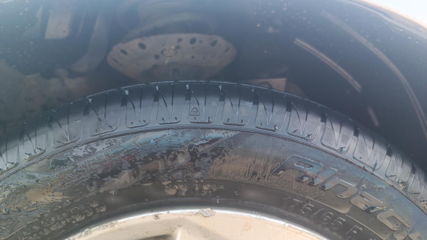 2015 Honda Jazz 1.2L I-VTEC V AT, Petrol, Automatic, 77,421 km, Right Front Tyre Tread