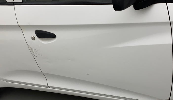 2016 Hyundai Eon ERA +, Petrol, Manual, 56,708 km, Driver-side door - Minor scratches