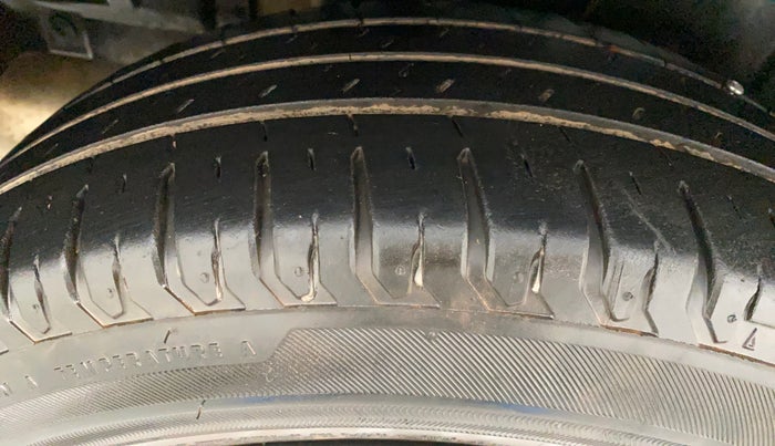 2021 Maruti Ertiga VXI AT SHVS, Petrol, Automatic, 37,477 km, Right Rear Tyre Tread