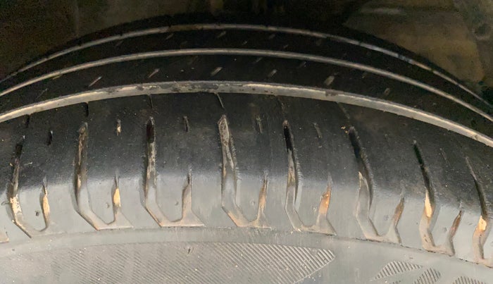 2021 Maruti Ertiga VXI AT SHVS, Petrol, Automatic, 37,477 km, Right Front Tyre Tread