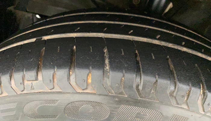 2021 Maruti Ertiga VXI AT SHVS, Petrol, Automatic, 37,477 km, Left Front Tyre Tread