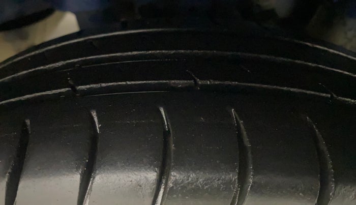 2014 Hyundai Eon ERA +, Petrol, Manual, 73,078 km, Left Rear Tyre Tread