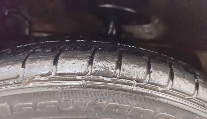 2018 Maruti Ciaz ALPHA  AT 1.4  PETROL, Petrol, Automatic, 1,19,600 km, Left Front Tyre Tread