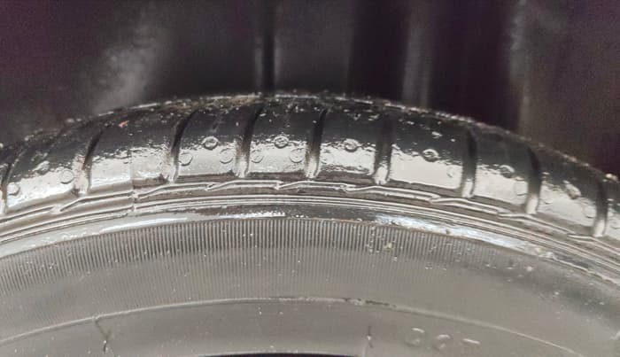 2018 Maruti Ciaz ALPHA  AT 1.4  PETROL, Petrol, Automatic, 1,19,600 km, Left Rear Tyre Tread