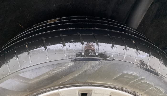 2017 Maruti Vitara Brezza ZDI PLUS DUAL TONE, Diesel, Manual, 1,37,453 km, Left Rear Tyre Tread