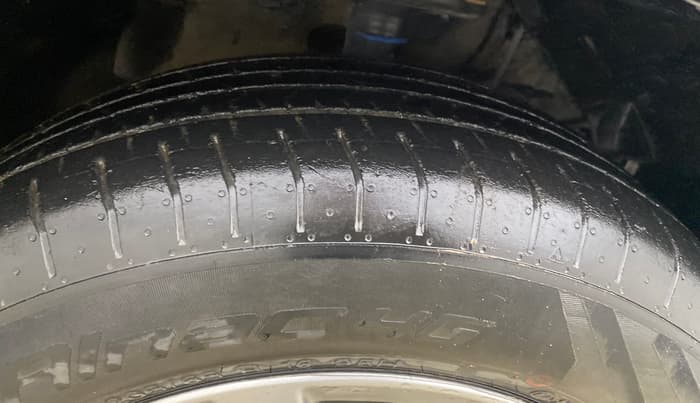 2017 Maruti Vitara Brezza ZDI PLUS DUAL TONE, Diesel, Manual, 1,37,453 km, Right Front Tyre Tread