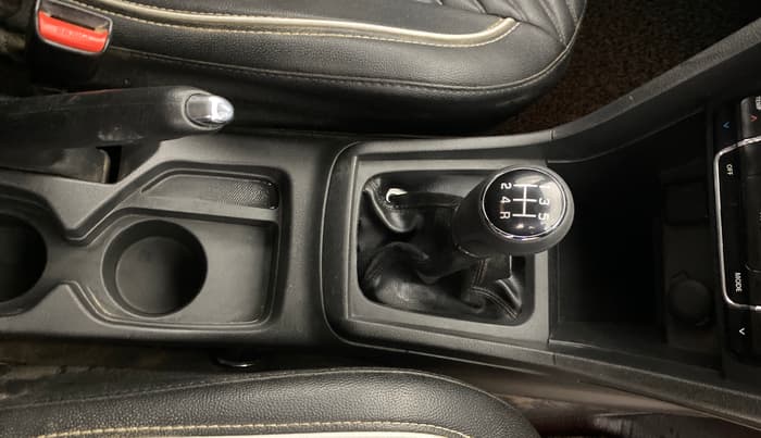 2017 Maruti Vitara Brezza ZDI PLUS DUAL TONE, Diesel, Manual, 1,37,453 km, Gear Lever