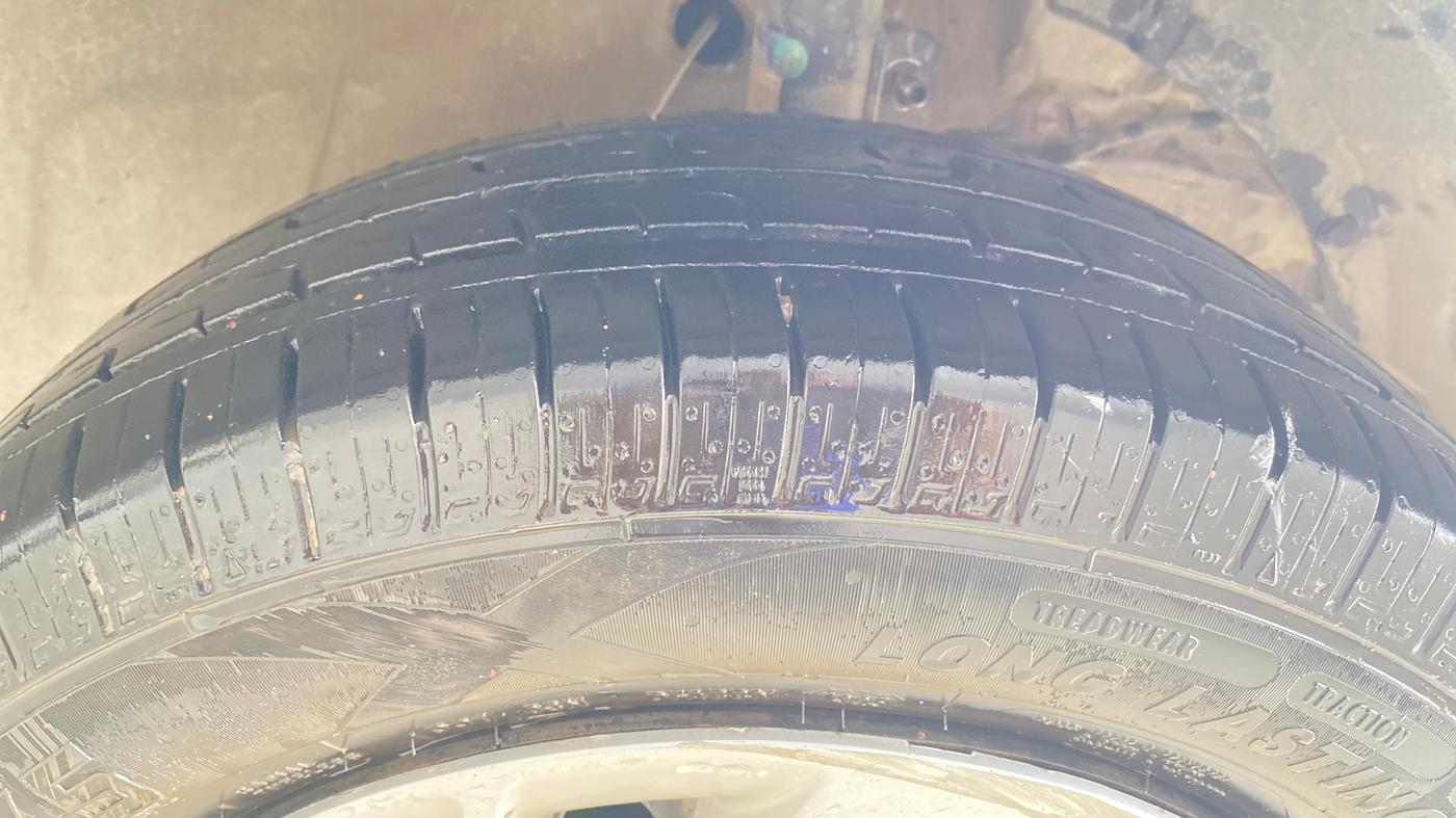 2020 Maruti Ertiga VXI AT SHVS, Petrol, Automatic, 1,35,967 km, Right Front Tyre Tread