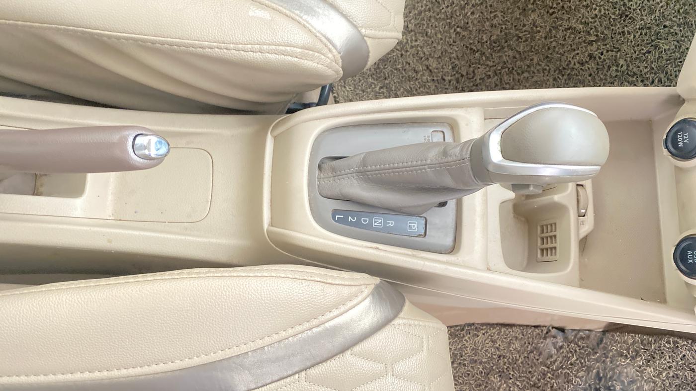 2020 Maruti Ertiga VXI AT SHVS, Petrol, Automatic, 1,35,967 km, Gear Lever