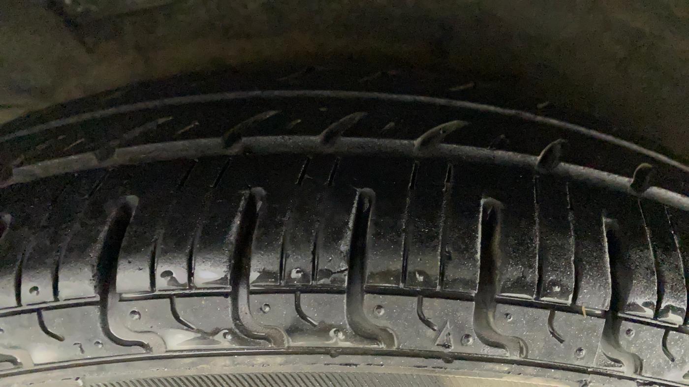 2011 Hyundai i10 MAGNA 1.2, Petrol, Manual, 74,520 km, Right Rear Tyre Tread