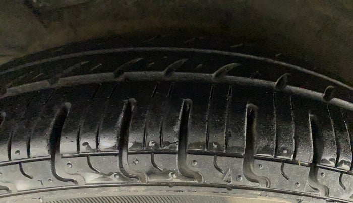 2011 Hyundai i10 MAGNA 1.2, Petrol, Manual, 74,520 km, Right Rear Tyre Tread
