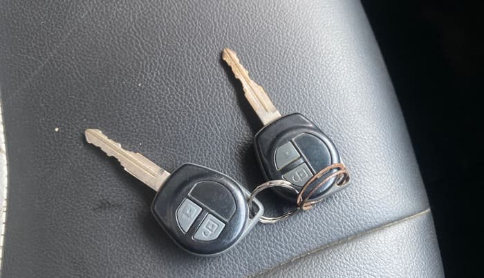 2014 Maruti Swift VXI, Petrol, Manual, 88,416 km, Key Close Up