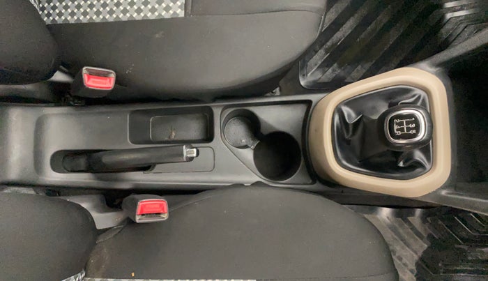 2017 Hyundai Grand i10 SPORTZ 1.2 KAPPA VTVT, CNG, Manual, 1,01,269 km, Gear Lever