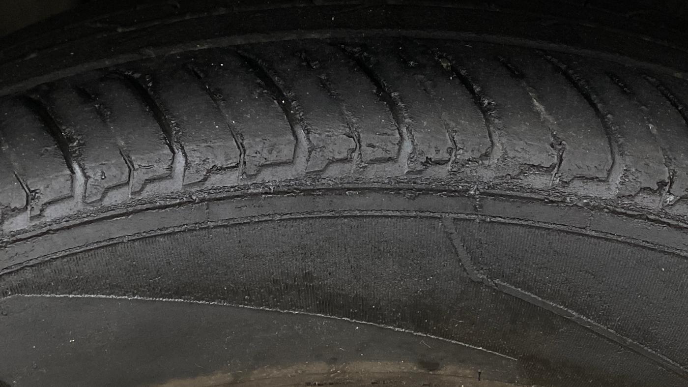 2021 Nissan MAGNITE XV PREMIUM TURBO CVT, Petrol, Automatic, 39,548 km, Right Front Tyre Tread