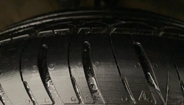 2012 Hyundai i20 MAGNA 1.2, Petrol, Manual, 24,965 km, Right Front Tyre Tread