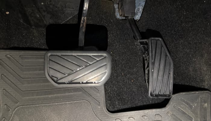 2019 Maruti XL6 ZETA AT, Petrol, Automatic, 62,039 km, Pedals