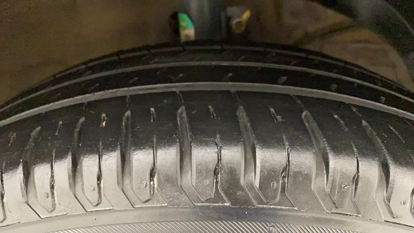 2021 Maruti Ertiga VXI CNG, CNG, Manual, 17,457 km, Right Front Tyre Tread